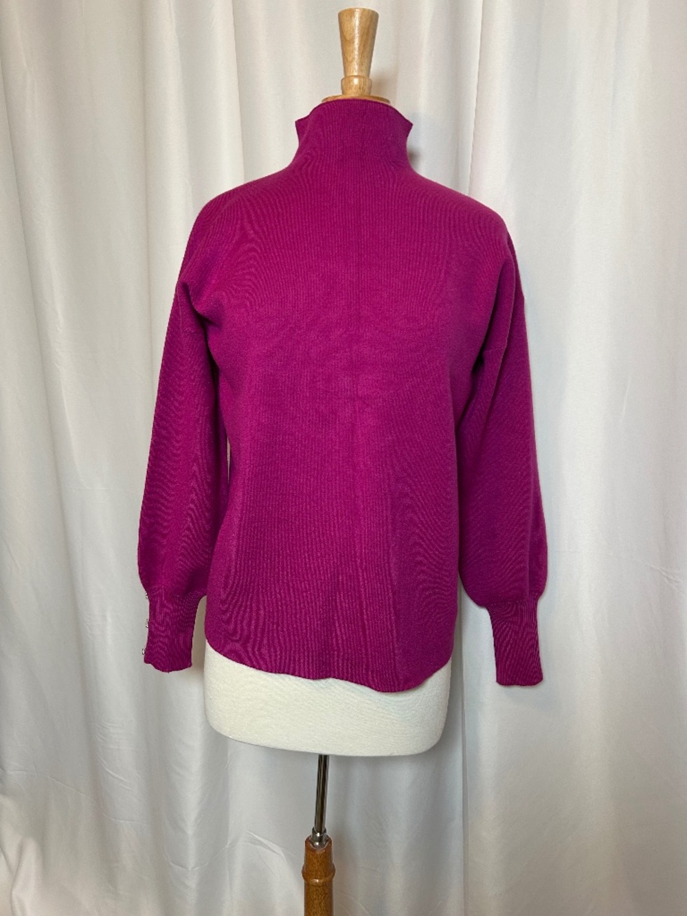 PINK FUCHSIA TAHARI KNIT MOCK TURTLENECK SWEATER - SIZE MEDIUM